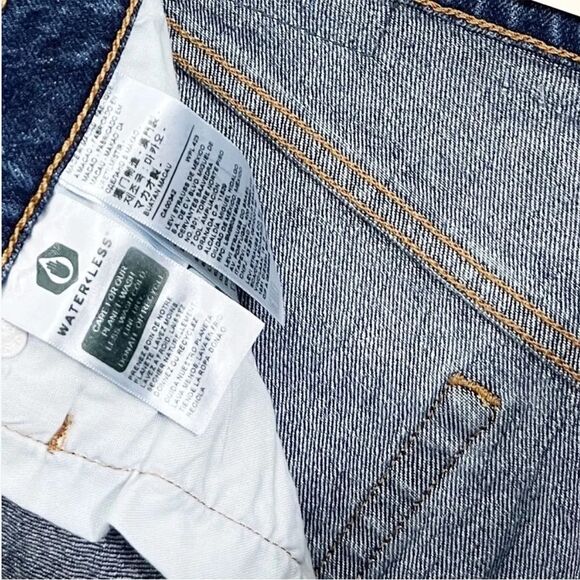 NWT Levi’s Premium Mid Thigh High Waisted Denim Shorts in Salsa Middle - Picture 8 of 9